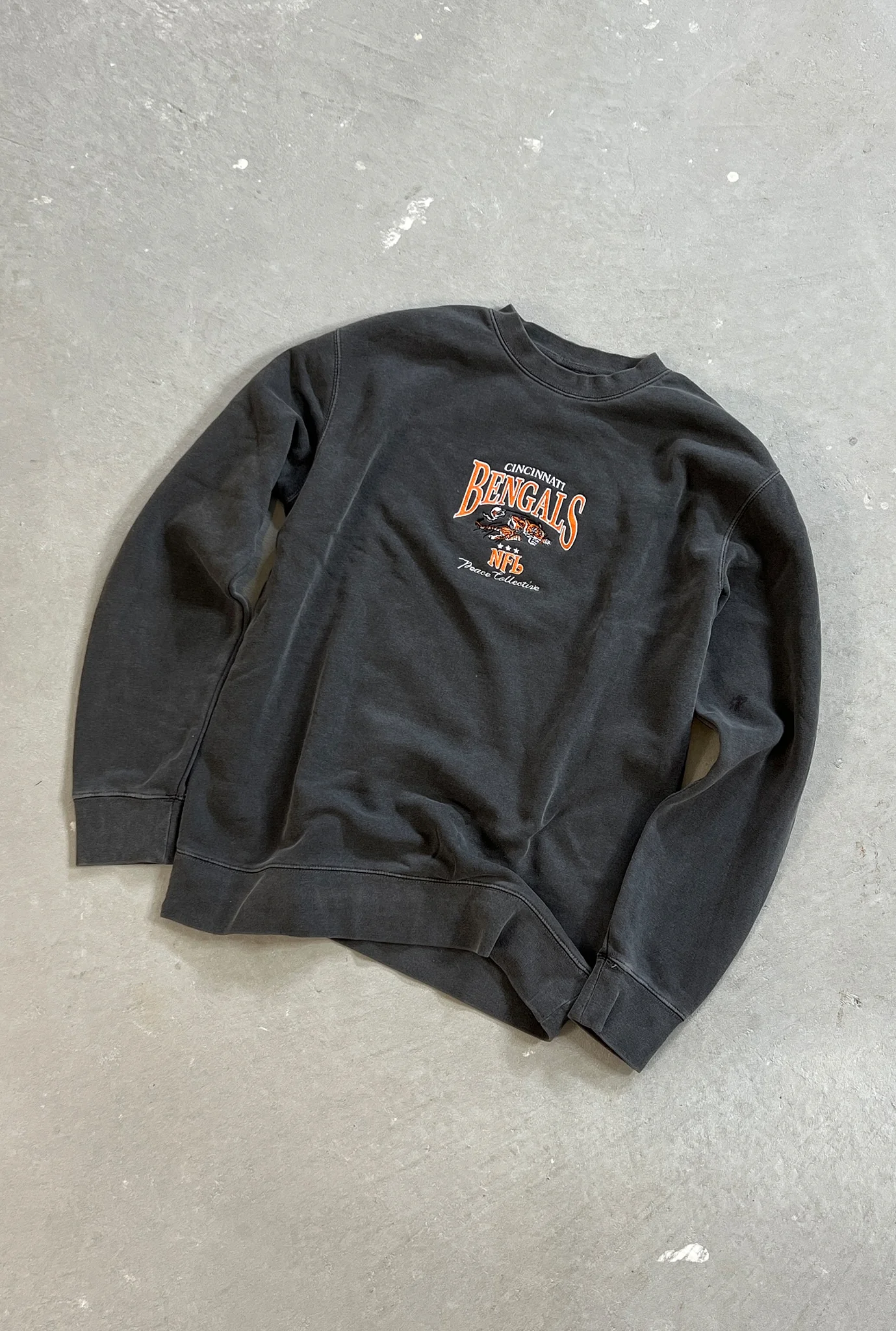 Cincinnati Bengals Vintage Embroidered Crewneck - Black - Image 4