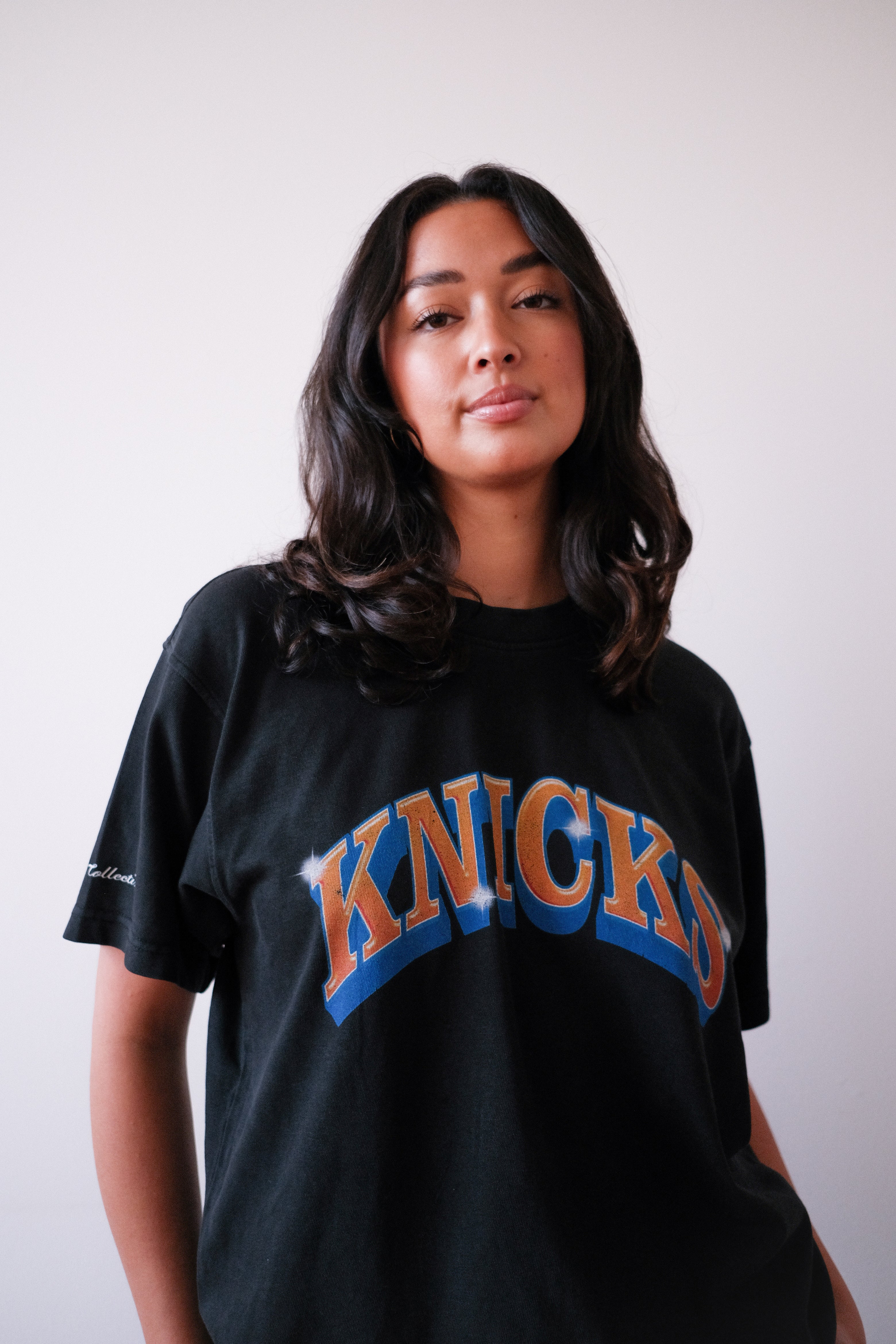 New York Knicks Graffiti Pigment Dye Heavyweight T-Shirt - Black - Image 4