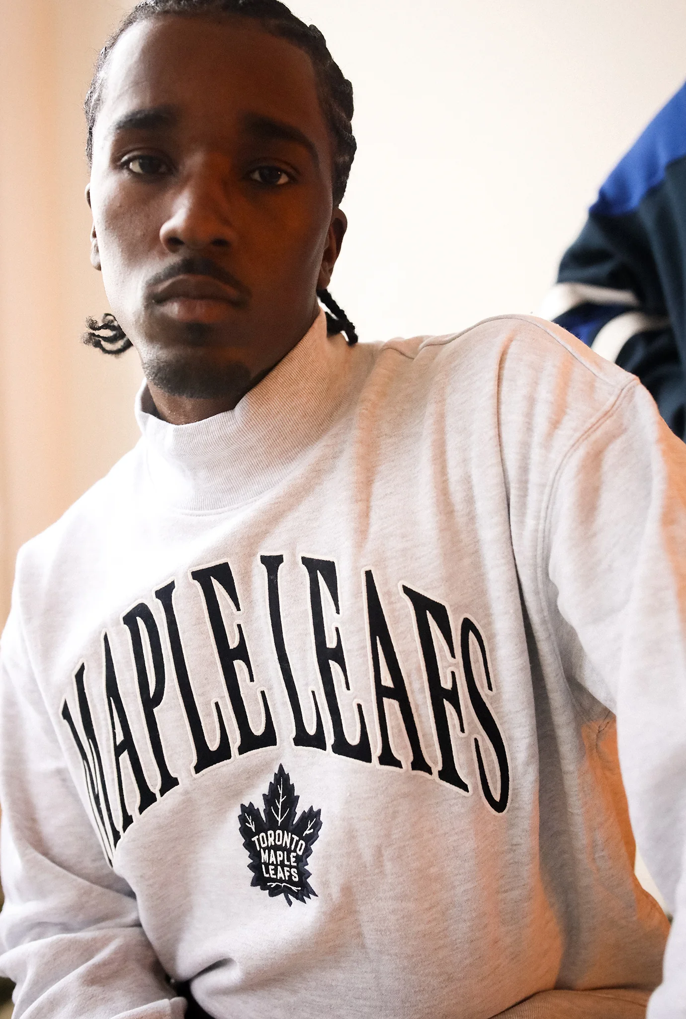 Toronto Maple Leafs Vantage Mockneck - Grey - Image 2
