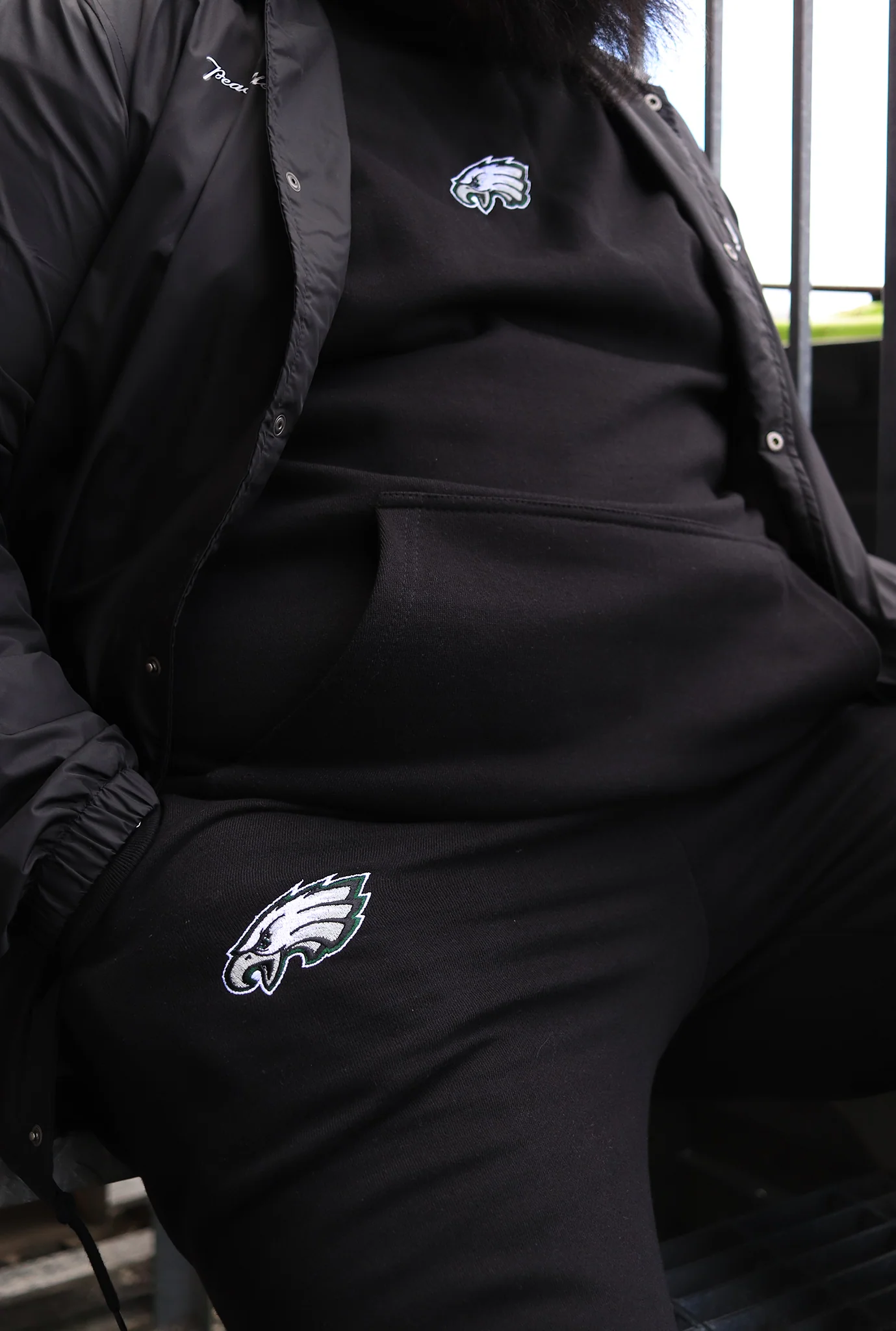 Philadelphia Eagles Logo Heavyweight Hoodie - Black - Image 4